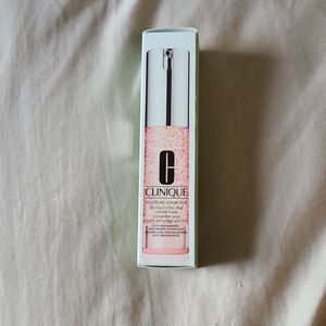 Clique moisture surge eye